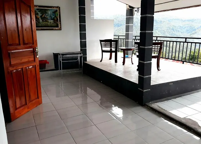 One And Warung Munduk
