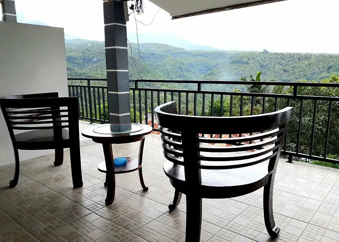 One And Warung Munduk