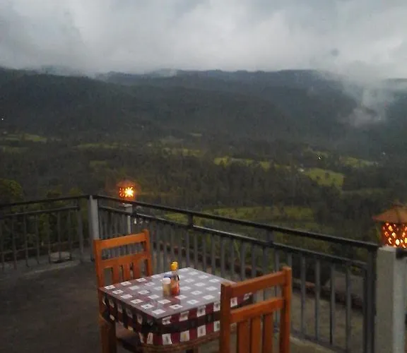 One And Warung * Munduk