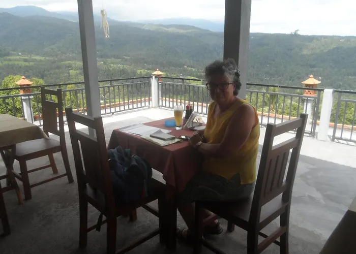 One And Warung Munduk