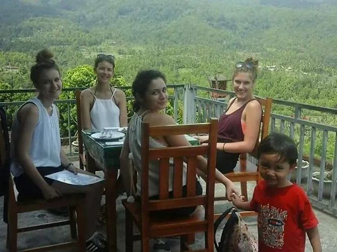 One And Warung Munduk